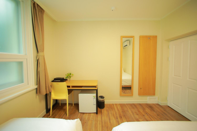 Bedroom 17