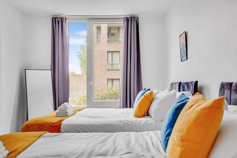 Bedroom 2, Modern 2-bed Apartment in Stratford, London