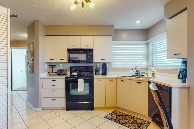 Others 4, Bahia Breeze, Pinellas