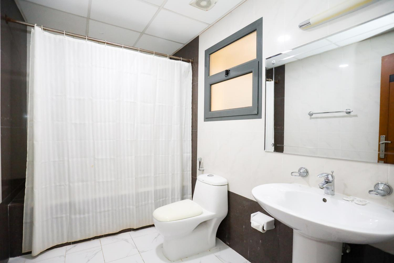 Bathroom 14