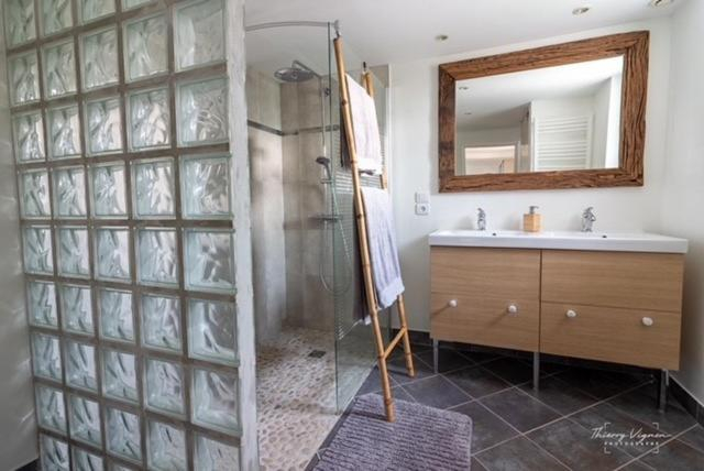 Bathroom 2, Le Truc Bidule, Indre