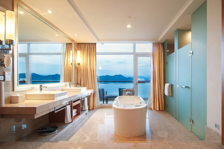 Bathroom 4