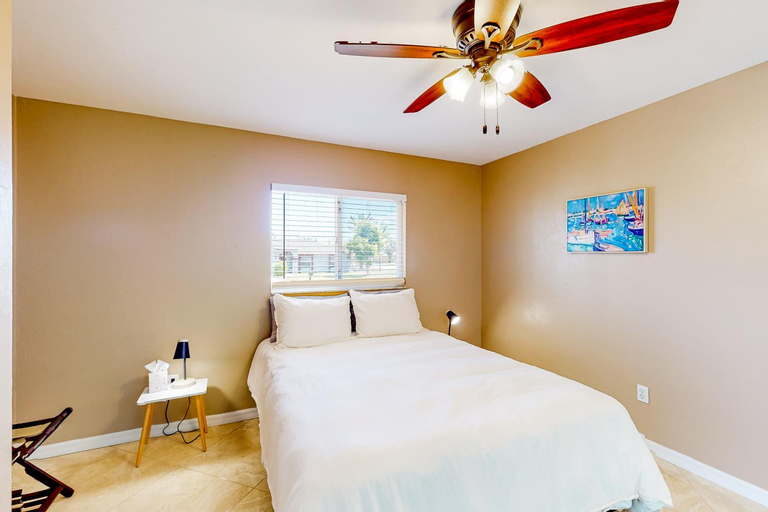 Bedroom 3, Palm Paradise, Lee