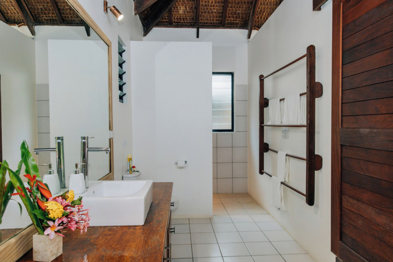 Bathroom 5, Barrier Beach Resort, South East Santo