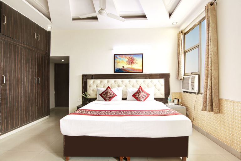 Bedroom 2, Hotel Vibe Blue, Gautam Buddha Nagar