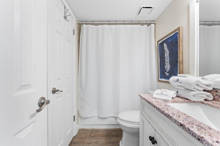 Bathroom 4, Perdido Sun 508, Escambia