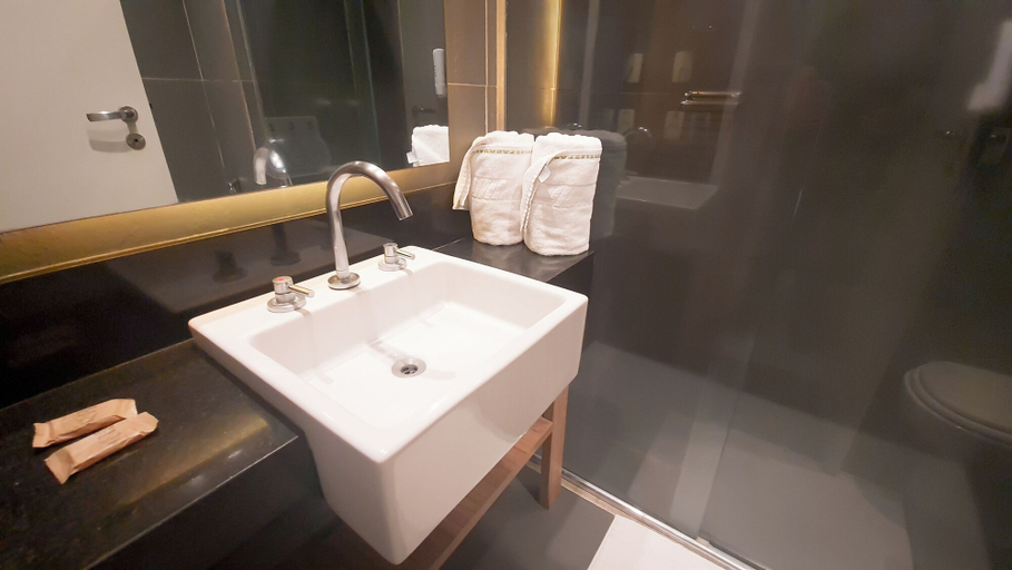 Bathroom 4, Ibis Styles Parauapebas, Parauapebas