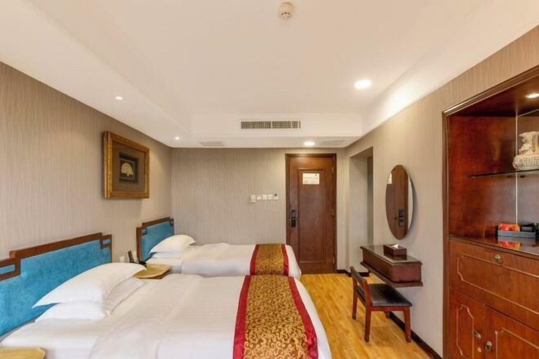 Bedroom 3, Lakeside Garden Wudelou Hotel, Wuhan
