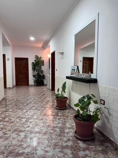 Others 3, Mabel Rooms, Durrësit