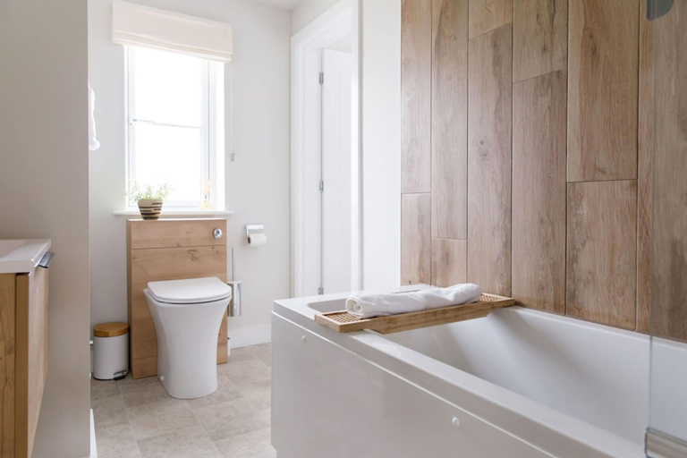 Bathroom 3, Mariners Stylish Beachside Getaway With Sea Views, West Sussex