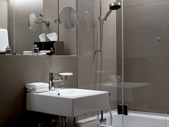 Bathroom 8