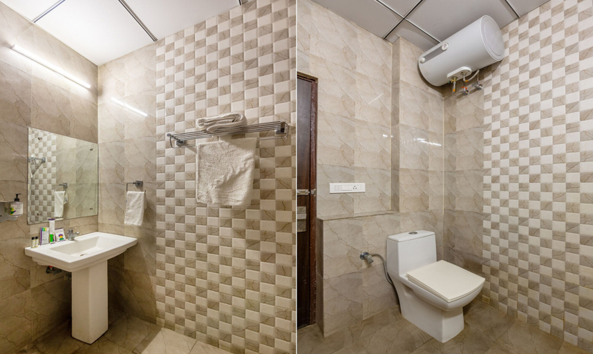 Bathroom, Treebo White Rock, Sohna Road, Gurgaon