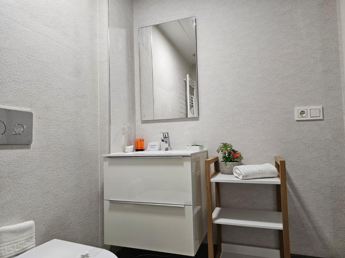 Bathroom 2, IMEDA Apartamentos Piedra Santa, Granada