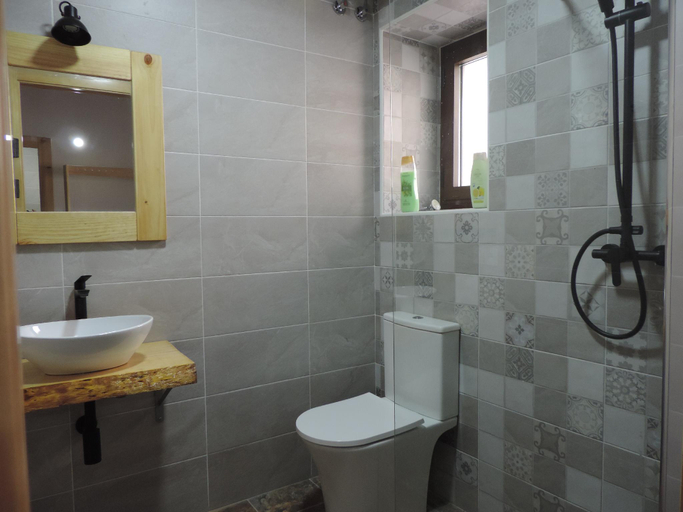 Bathroom 2, Cuadrina Barbancho in Casar de Caceres, Cáceres