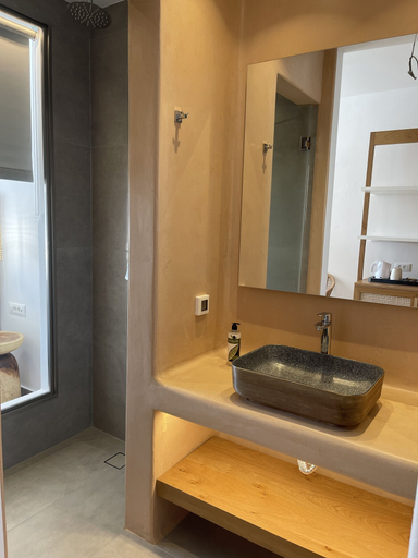 Bathroom 4, Pelagos Studios, South Aegean