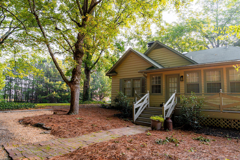 Room 3, Beautiful Home in Historic Downtown Norcross, Gwinnett