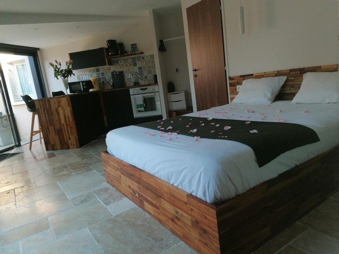 Bedroom 3, Charmant logis neuf equipe/Piscine/SPA/Sauna/Gym, Isère