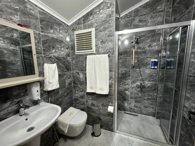 Bathroom 5, Pelit Park Hotel, Merkez