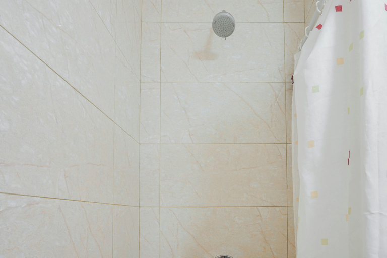 Bathroom 2, Spacious 2Br At The Mansion Kemayoran Apartment, North Jakarta