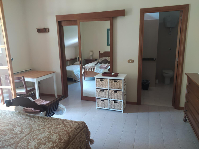 Bedroom 2, Casa BnB Pappappero Monti della Laga, Teramo