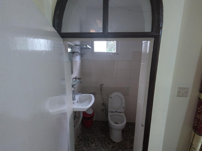 Bathroom 4, Hello KTM Hostel, Bagmati