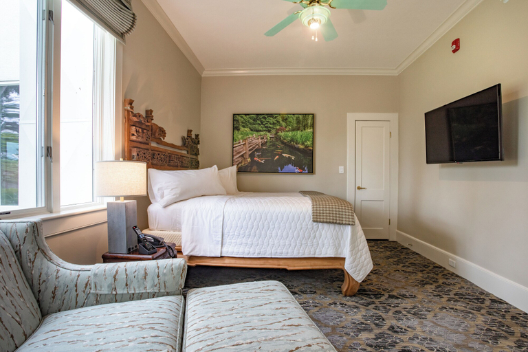 Bedroom 3, Shangri-La Springs, Lee