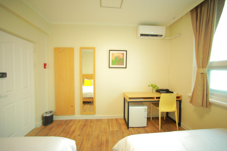 Bedroom 6