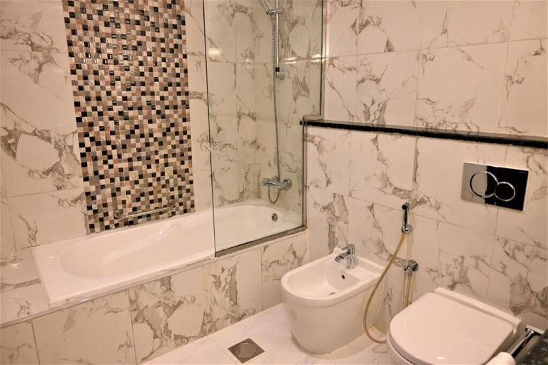 Bathroom 5, CRYSTAL PLAZA AL MAJAZ HOTEL, Sharjah City