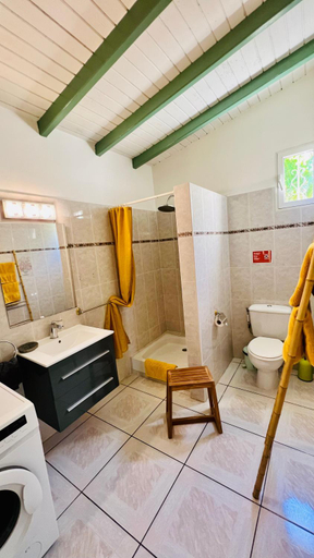Bathroom 2, Ile tropical lodges, Sainte-Anne
