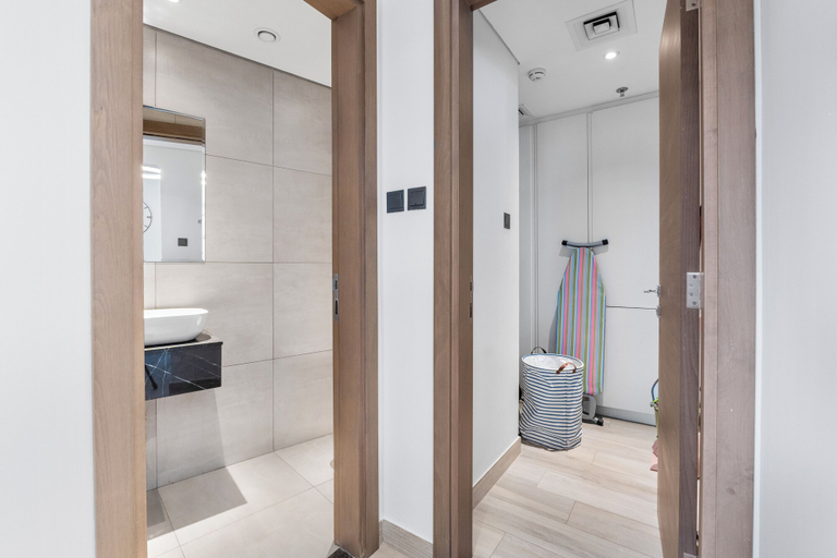 Bathroom 2, Waves - Stylish 1BR in JVC with Balcony & Pool, Dubai