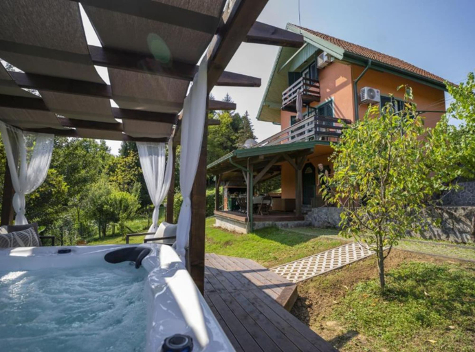Sport & Beauty 5, Holiday Home Casa Huerta, Netretić