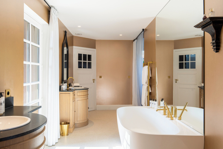 Bathroom 5, Château de Théoule, Alpes-Maritimes