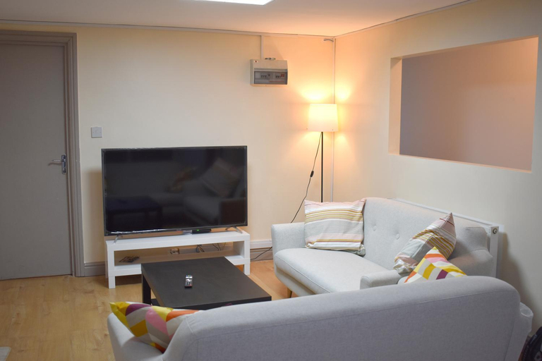 Others 2, Double Bed Room in Flat near Birmingham City Centre, Birmingham