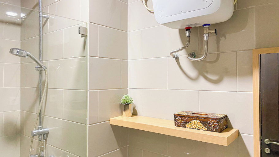 Bathroom 4, Fancy And Nice 1Br At Citralake Suites Apartment, West Jakarta