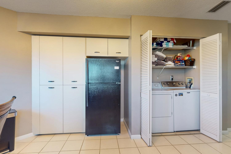Others 5, Bahia Breeze, Pinellas