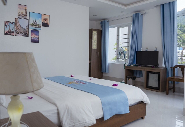 Bedroom 3, The Ireland Hotel, Cát Hải