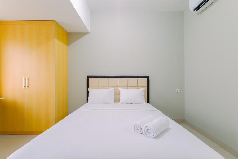 Bedroom 4, Homey Studio At Lrt City Sentul - Royal Sentul Park Apartment, Bogor