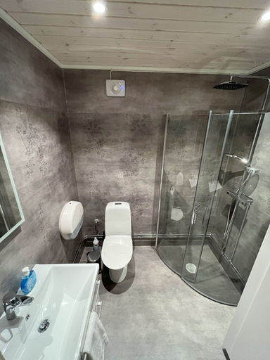 Bathroom 3, Jockfall Fishing and Activities, Överkalix