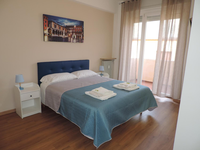 Others 5, Sciesa Guest House, Verona