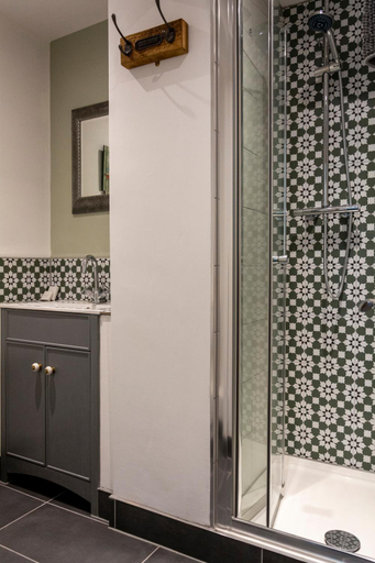 Bathroom 3, The Clockhouse Bewdley, Worcestershire