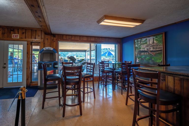 Food & Drinks 4, Riverboat Inn and Suites, Jefferson