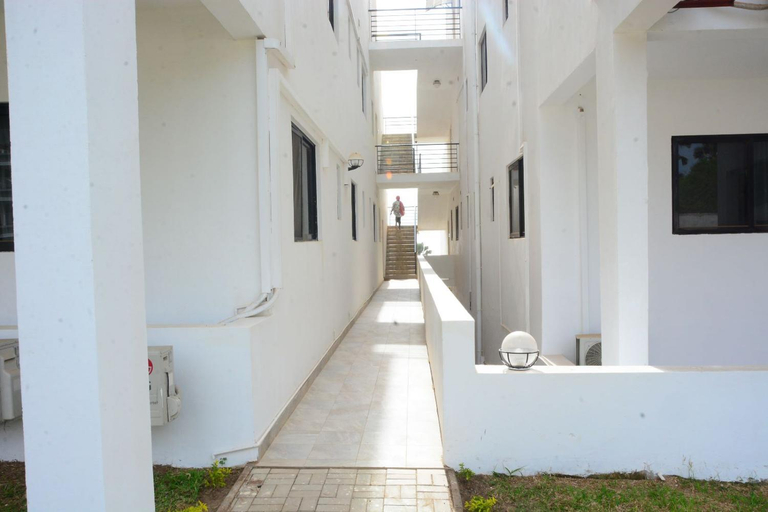 Others 5, Luxury & Comfort, with Pool and Ocean Views, Kombo Saint Mary
