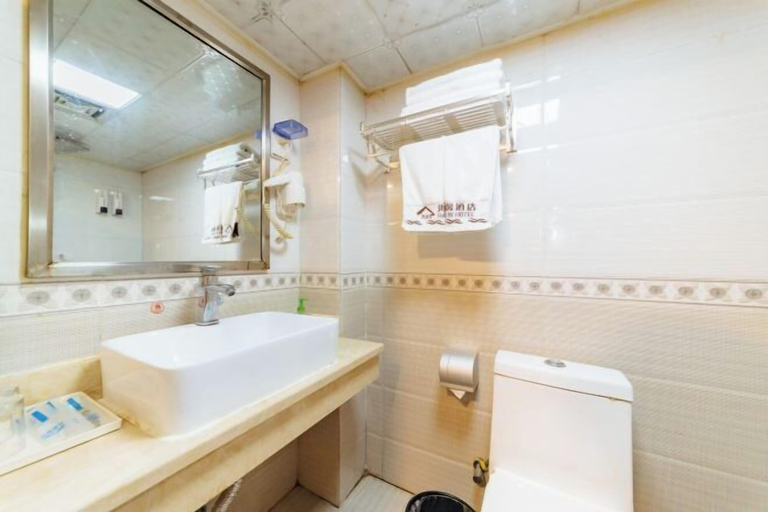 Bathroom 4, Haixin Youth Hotel, Zhengzhou