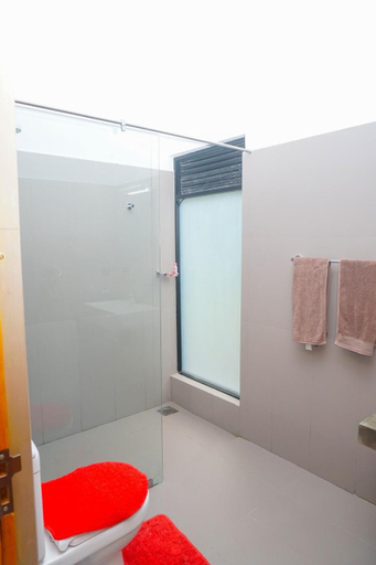 Bathroom 3, Victoria Hideout, Medadumbara