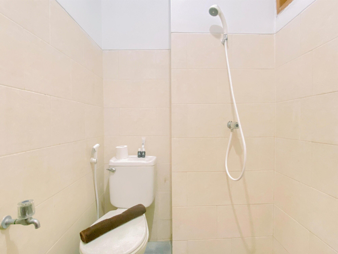 Bathroom 3, Cozy Stay And Homey Studio Margonda Residence 1 Apartment, Depok