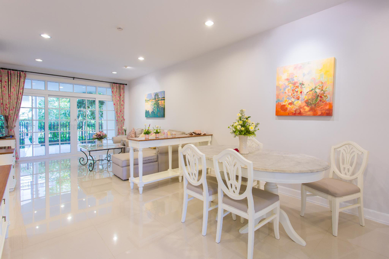Dining Room 2