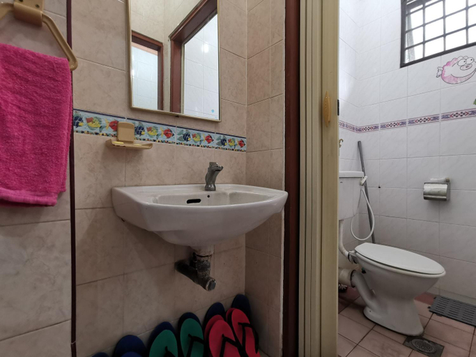 Bathroom 3, Shangrila House, Tawau