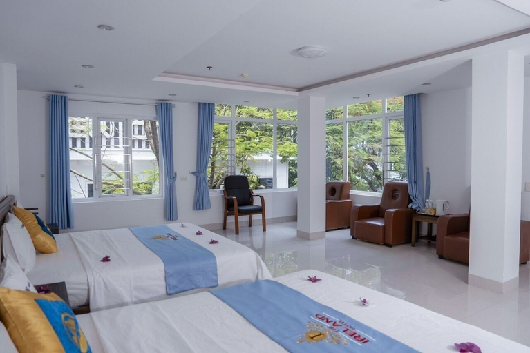 Bedroom 2, The Ireland Hotel, Cát Hải