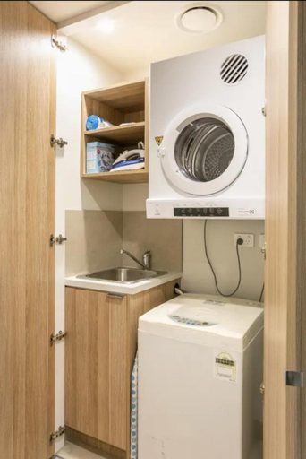 Bedroom 3, Lovely One Bedroom + Study with Infinity Pool, Sydney