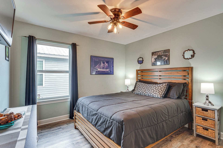 Bedroom 3, Comfort & Fun for 9 Guests, Bay